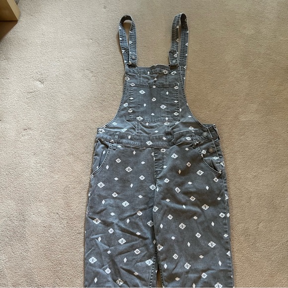 Hollister Gray Patterned Overalls - Picture 3 of 9